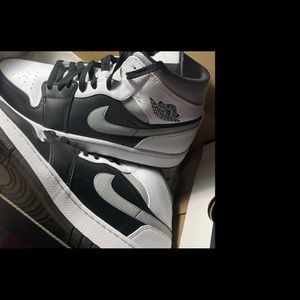 COPY - ⚡️AIR JORDAN 1 MID'S⚡️